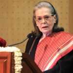 ‘तमिलनाडु, बंगाल में चुनावी फायदे के लिए हो रहा है’, संसद सत्र पर भड़कीं सोनिया 'तमिलनाडु, बंगाल में चुनावी फायदे के लिए हो रहा है', संसद सत्र पर भड़कीं सोनिया