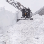 सिक्किम में फंसे पर्यटकों को बचाने के लिए सेना ने चलाया ‘ऑपरेशन हिम सेतु’ सिक्किम में फंसे पर्यटकों को बचाने के लिए सेना ने चलाया ‘ऑपरेशन हिम सेतु’