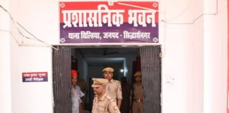 डीएम-एसपी ने थाना समाधान दिवस में सुनीं शिकायतें:भूमि विवादों के तुरंत निपटारे के दिए सख्त निर्देश, डीएम ने आपसी सौहार्द बनाने की अपील की