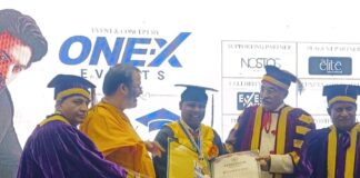 हिंदी-साहित्य में योगदान पर श्रावस्ती के शिक्षक को अंतरराष्ट्रीय सम्मान:सीडरब्रुक यूनिवर्सिटी (अमेरिका) ने आशुतोष कुमार को मानद पीएचडी से किया सम्मानित