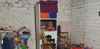 शोहरतगढ़ नगर में घर में घुसे चोर:परिवार छत पर सो रहा था, लाखों के जेवर-नगदी गायब