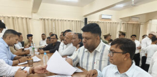 समाधान दिवस: DM की सख्ती और संवेदनशीलता,फरियाद देते समय महिला बेहोश