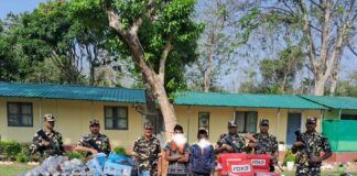 भारत-नेपाल सीमा पर एसएसबी की कार्रवाई:दो नेपाली तस्कर भारी मात्रा में सामान के साथ गिरफ्तार