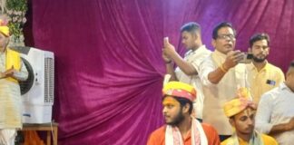 जितियापुर गांव में भागवत कथा का आयोजन:कृष्ण-रुक्मिणी विवाह प्रसंग में निकली बारात, भक्तों ने किए दर्शन