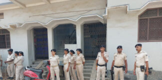 सीवान में आरजेडी विधायक ओसामा शहाब के ठिकानों पर पुलिस का छापा
