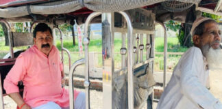 जिला सहकारी बैंक के अध्यक्ष मोहनलाल सैनी ने आवास से बैंक तक किया ई-रिक्शा का प्रयोग