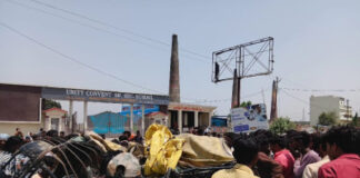 शाहजहांपुर में डंपर-ऑटो की टक्कर में तीन की मौत,चार घायल