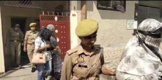 रावतपुर में देह व्यापार की सूचना पर पुलिस का छापा, चार लोग हिरासत में
