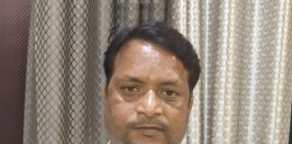बहराइच में रिश्वत लेते पकड़ा गया लेखपाल:जमीन के रिकॉर्ड के नाम पर 70 हजार लिए, फिर मांगे 20 हजार, 10 हजार लेते गिरफ्तार