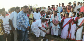 गुमला के बरांदा गांव से सड़क निर्माण को लेकर विधायक ने किया भूमि पूजन