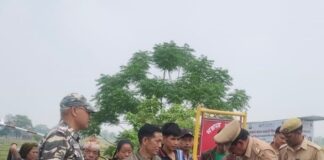 भारत-नेपाल सीमा पर पुलिस-SSB की संयुक्त पेट्रोलिंग जारी:श्रावस्ती में बॉर्डर पर सुरक्षा बढ़ी, चप्पे-चप्पे पर नजर, चेकिंग के बाद ही आवाजाही