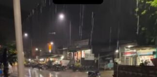 भारत भारी में तेज आंधी-बारिश, मौसम बदला:उमस भरी गर्मी से मिली राहत, दुकानदारों की नही हुई बिक्री