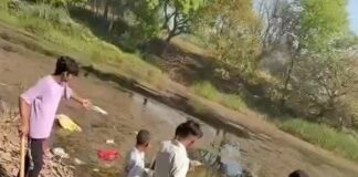 बस्ती में मनोरमा नदी की सफाई कागजों में:युवा 50 दिन से कर रहे श्रमदान, प्रशासन पत्राचार में व्यस्त