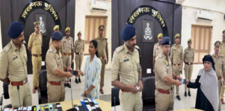 लखनऊ पुलिस का सराहनीय काम: 54 खोए मोबाइल बरामद, मालिकों को लौटाई मुस्कान