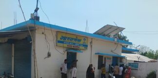 बस्ती में गैस एजेंसी से दिनदहाड़े सिलेंडर चोरी:CCTV लगे होने के बावजूद सुरक्षा पर उठे सवाल