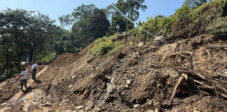 नेपाल में लगातार बारिश और भूस्खलन से नेपाल के तीन राजमार्ग अवरुद्ध