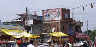 ट्रैफिक नियम तोड़ने वाले 334 वाहनों के काटे चालान:महराजगंज में चौराहों और भीड़भाड़ वाले इलाकों में चेकिंग अभियान चलाया