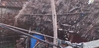 भरौली डीह में छह दिन से गिरा बिजली खंभा:ढेबरुआ उपकेंद्र की आपूर्ति ठप, 35 घरों में अंधेरा