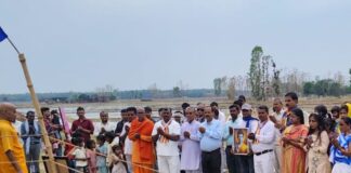 देवदह के टीले पर गूंजा ‘बुद्धम् शरणम् गच्छामि’:बुद्ध पूर्णिमा पर ननिहाल में हुई पूजा-वंदना