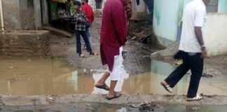 श्रावस्ती में बारिश से सड़क बनी तालाब:नासिरगंज के महादेवा गांव में जलभराव से लोग परेशान