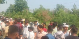 बस्ती में तेज रफ्तार बाइक की टक्कर:राशन लेने निकली महिला की मौके पर मौत, परिवार में कोहराम