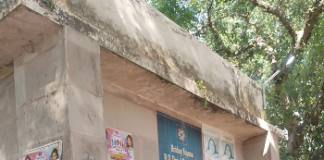वाराणसी में मात्र कलाकृति बनकर रह गई हृदय योजना के अंतर्गत बनी जनता प्याऊ की बिल्डिंग