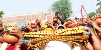 खैरीघाट में भागवत कथा से पहले कलश यात्रा:सैकड़ों भक्तों ने 5 किमी पैदल चलकर सरयू नदी से भरा जल