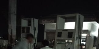 बयारी पेट्रोल पंप पर ‘नो-स्टॉक’ का बहाना:DM के दावों के उलट, प्रभावशाली लोगों को चोरी-छिपे पेट्रोल
