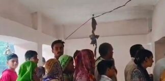 झारखंडी बाबा मंदिर में मलमास के पहले सोमवार पर भीड़:श्रद्धालुओं ने किया जलाभिषेक, जयकारे गूंजे