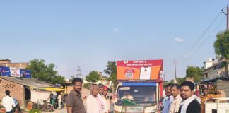 दुबौलिया में प्रधान रेटिंग अभियान शुरू:भाजपा नेता ने दैनिक भास्कर प्रचार वाहन को हरी झंडी दिखाई