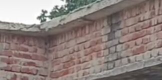 पोंदली PHC बना तबेला, निर्माण 2 साल से रुका:श्रावस्ती में अधूरा पड़ा प्राथमिक स्वास्थ्य केंद्र, ग्रामीण परेशान