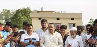 पूर्व विधायक संजय प्रताप जयसवाल ने क्रिकेट टूर्नामेंट का उद्घाटन:गंधरिया फ़ैज़ में टीए फ़ैज़ क्रिकेट क्लब ने आयोजन किया