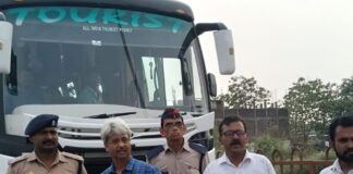 नौतनवॉ में परिवहन विभाग का अभियान, 90 चालकों पर कार्रवाई:एक बस सीज, ओवरलोड व सवारी ढोने वाले वाहनों पर एक्शन