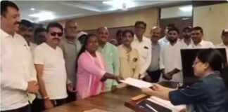 पंचायत में भाजपा को बड़ा झटका, बहुमत के बावजूद कांग्रेस की अध्यक्ष बनीं गौरीबेन तड़वी