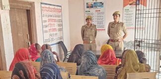 सोनौली में बहू-बेटी सम्मेलन का आयोजन:महिलाओं को सुरक्षा, हेल्पलाइन और सरकारी योजनाओं की दी जानकारी