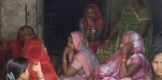 बस्ती में सो रही किशोरी को सांप ने डसा:हाथ पर काले निशान, अस्पताल में तोड़ा दम