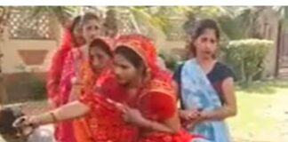 वट सावित्री पूजा पर महिलाओं ने रखा व्रत:पति की लंबी उम्र और परिवार की सुख-समृद्धि की कामना की, मांगा आशीर्वाद