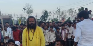 बेलहिया दंगल में युवक ने जीता खिताब:साइकिल पुरस्कार किया अपने नाम