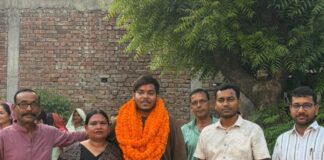 बस्ती में खिलाड़ी आकाश पटेल डॉक्टर बनकर गांव लौटे:खेल चोट से बदला करियर, ग्रामीणों ने किया स्वागत