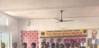 पनियरा में डीआईओएस ने मेधावी छात्राओं को किया सम्मानित:बोले-शिक्षा समाज को सही दिशा देने का सबसे प्रभावी माध्यम
