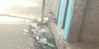 दिकौली ग्राम सभा में खुली नाली से दुर्गंध:श्रावस्ती के सोनवा थाना क्षेत्र में बीमारियों का खतरा