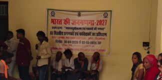 छेड़छाड़ का विरोध, दो भाइयों पर चाकू से हमला:सिद्धार्थनगर में मनबढ़ युवक ने परिजनों संग पीटा, एक भाई की हालत गंभीर