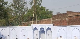भरथा कलां में ईद उल अजहा की नमाज अदा:गुरुवार को शांतिपूर्ण माहौल में मनाया गया त्योहार