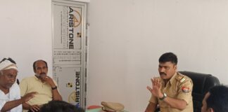 विशेश्वरगंज थाना समाधान दिवस पर राजस्व अधिकारी पहुंचे नहीं:कुल 31 शिकायतों आईं, सब्जी खरीदने के दौरान बाइक चोरी का भी मामला आया