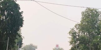 बेलौहा पेट्रोल-पंप पर 3 घंटे में 7-8हजार लीटर डीजल खत्म:घंटों लाइन में लगे किसान निराश लौटे, अव्यवस्था का लगाया आरोप