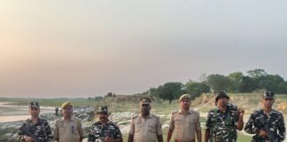 इंडो-नेपाल सीमा पर सुरक्षा मजबूत:पुलिस और SSB ने की संयुक्त पैदल गश्त