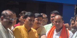 खुनियांव में प्रधानों ने उठाई प्रशासक बनाने की मांग:चुनाव न होने पर कार्यकाल को बढ़ाने पर की बैठक, ADO और BDO को सौंपा ज्ञापन