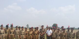 NCC छात्रों ने भारत-नेपाल सीमा का भ्रमण किया:SSB बरगदवा ने सीमा सुरक्षा का महत्व समझाया