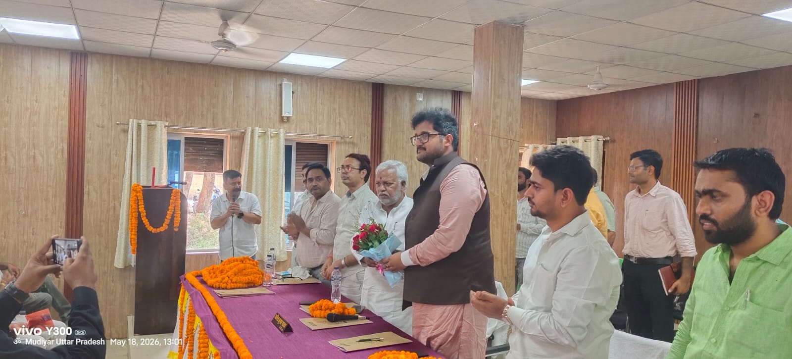 रुधौली ब्लॉक की बैठक बनी भ्रष्टाचार बनाम विकास का अखाड़ा, पूर्व BDO पर फूटा जनप्रतिनिधियों का गुस्सा, जल निगम से लेकर ब्लॉक कार्यालय तक उठे बड़े सवाल