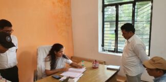 जिलाधिकारी ने सीडीपीओ कार्यालय सिरसिया का औचक निरीक्षण
